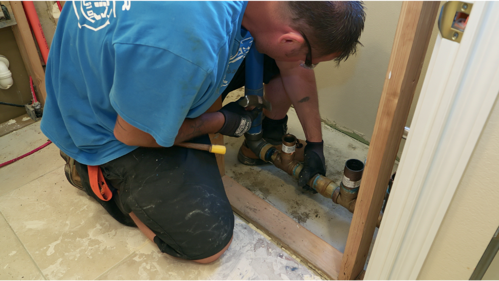 What Are the Labor Costs in a Small Bathroom Remodel?